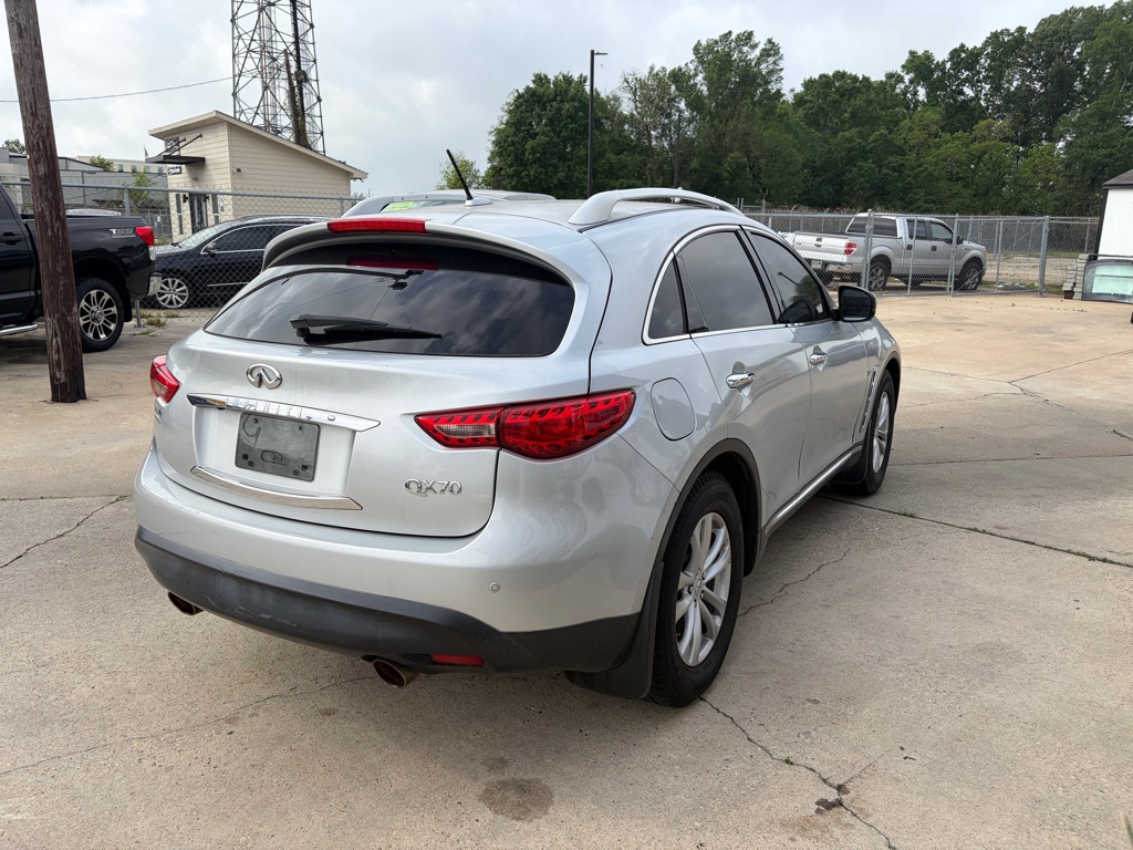 Photo 5 of this INFINITI QX70