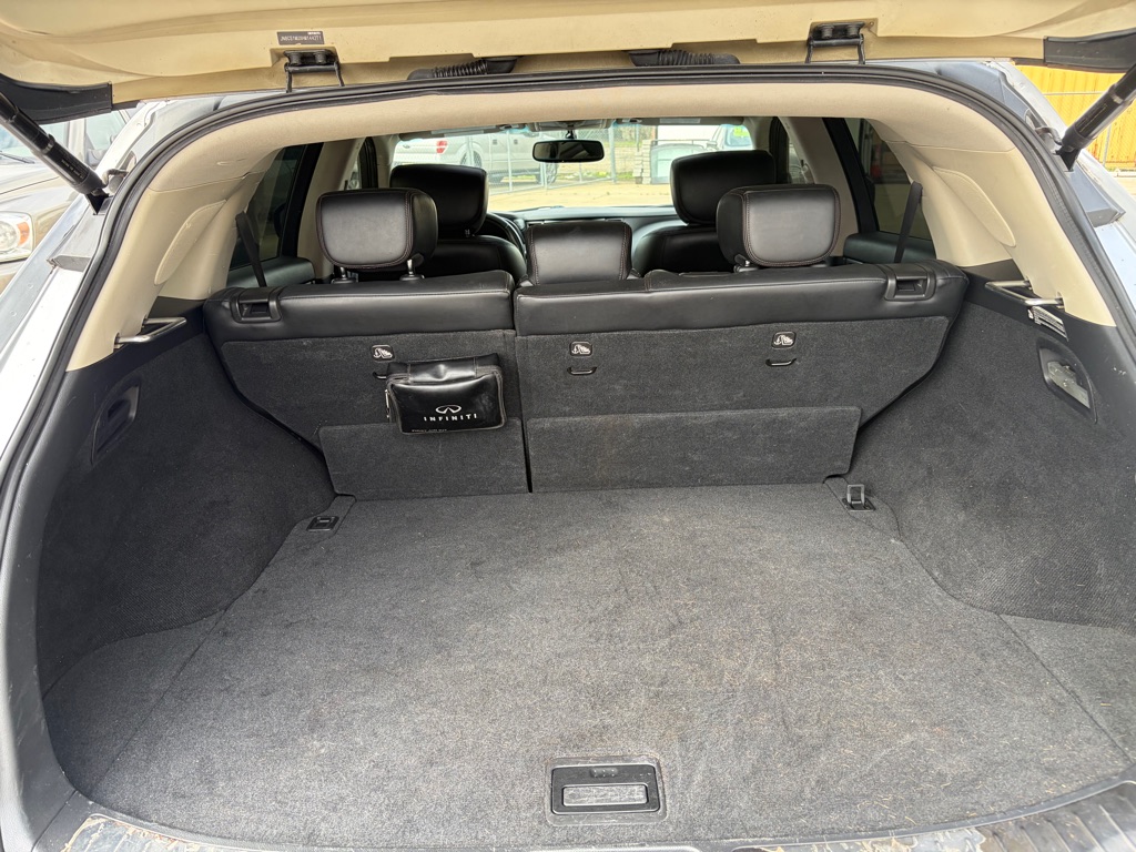 Photo 14 of this INFINITI QX70