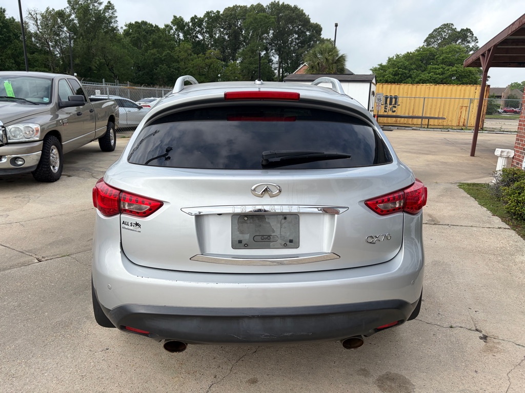 Photo 4 of this INFINITI QX70