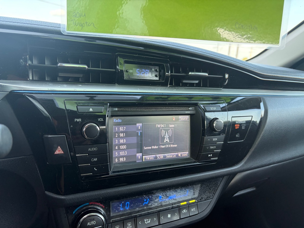 Photo 11 of this TOYOTA COROLLA