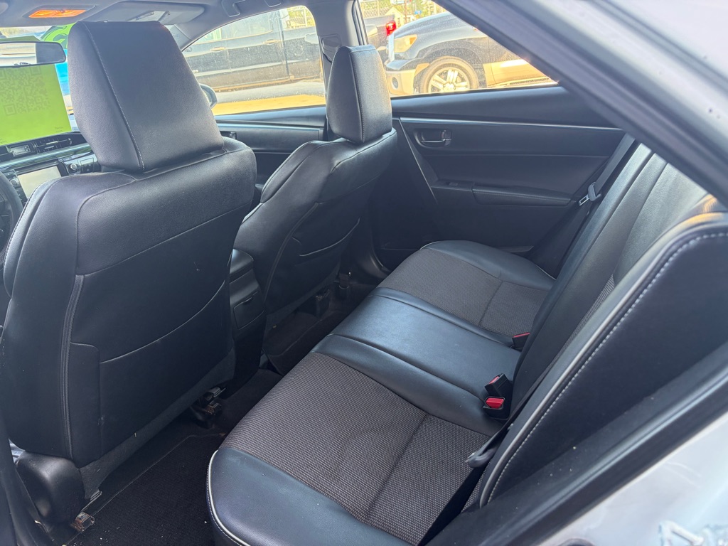 Photo 8 of this TOYOTA COROLLA