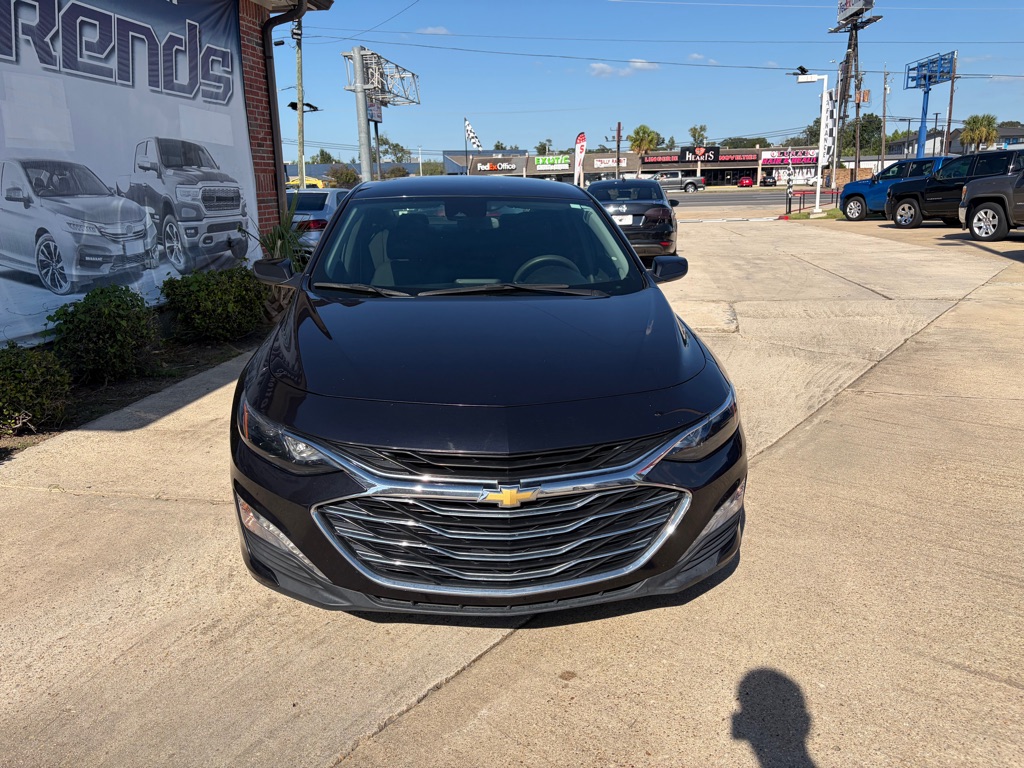 Photo 2 of this CHEVROLET MALIBU
