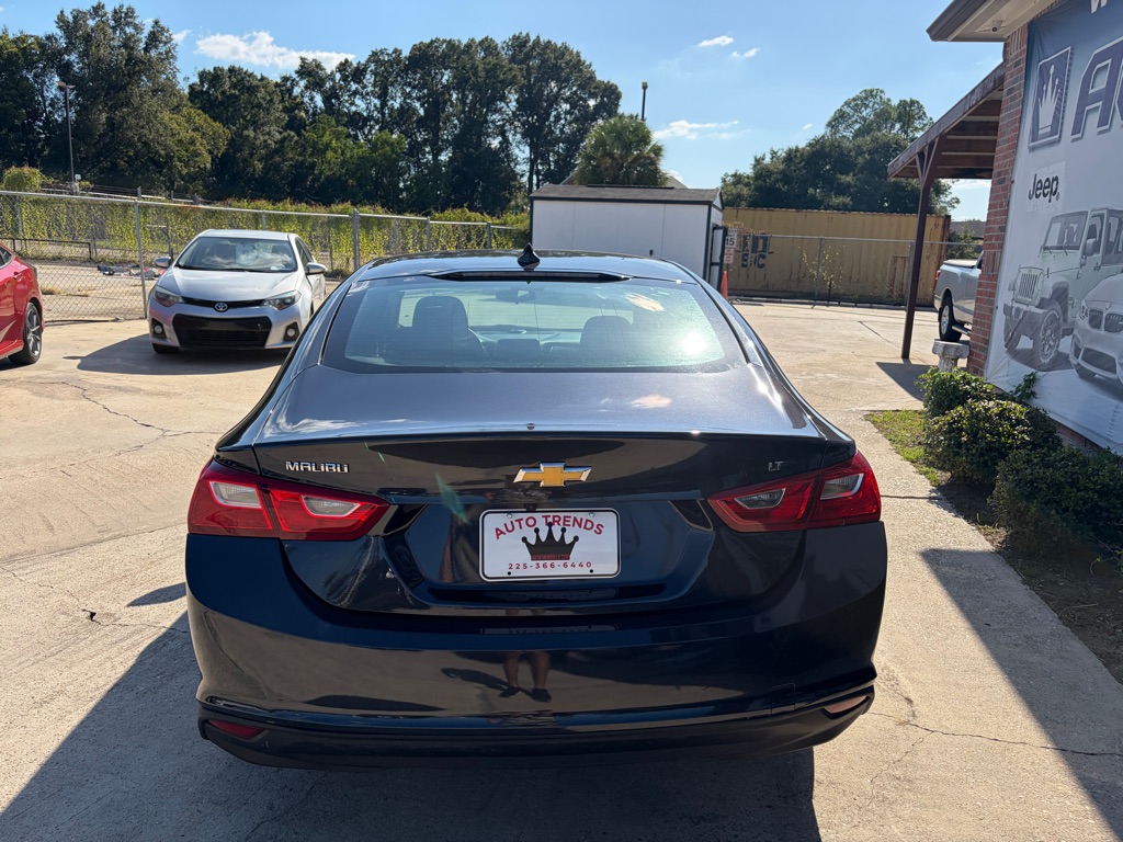 Photo 4 of this CHEVROLET MALIBU