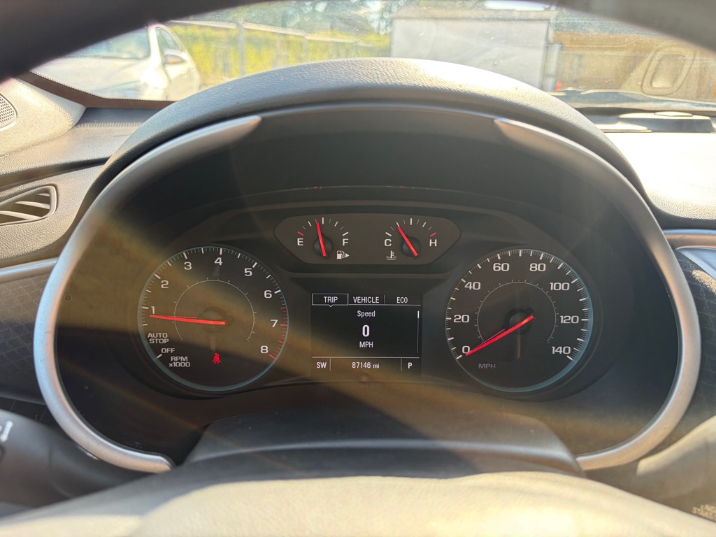 Photo 10 of this CHEVROLET MALIBU