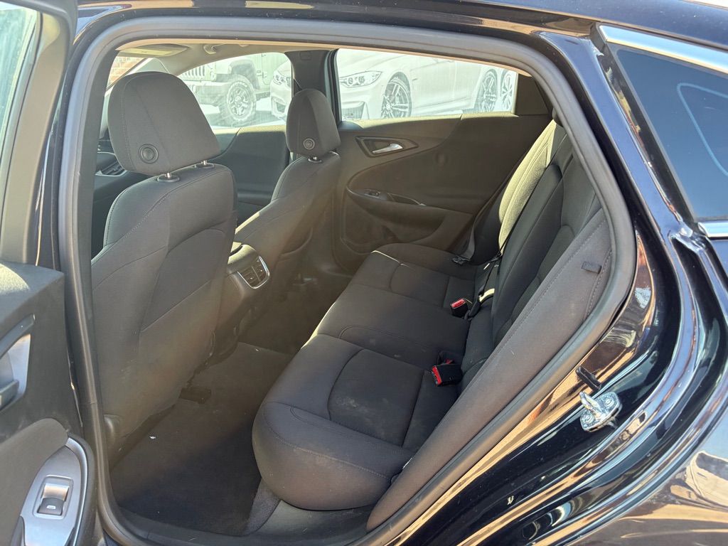 Photo 8 of this CHEVROLET MALIBU