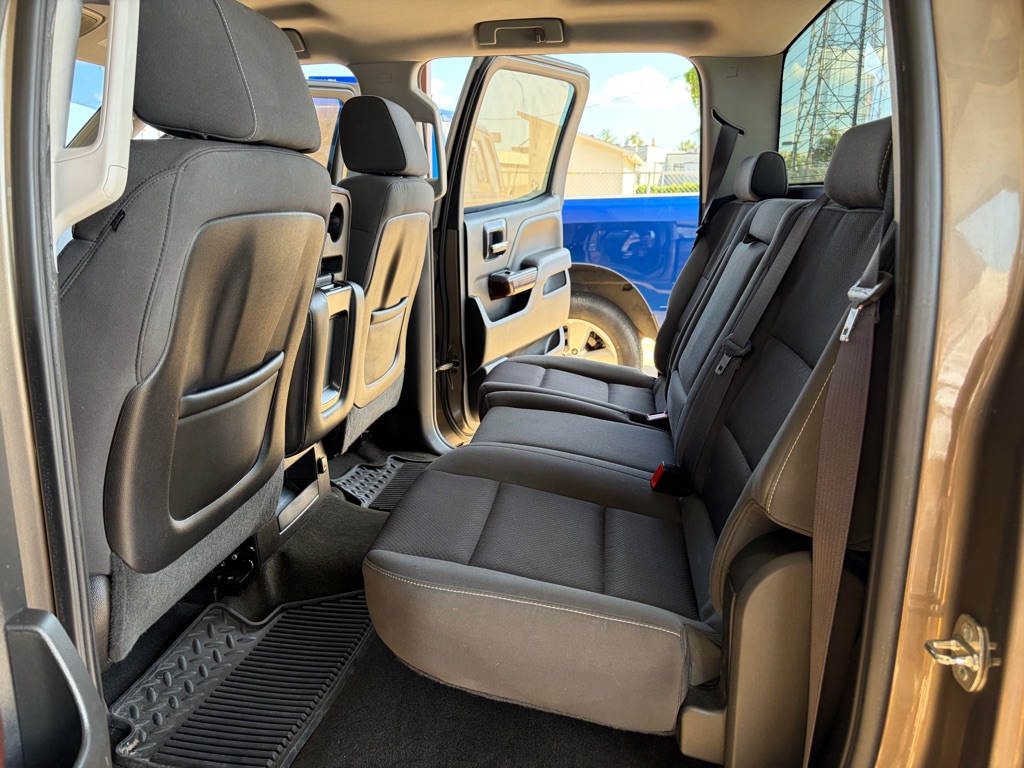 Photo 14 of this GMC SIERRA
