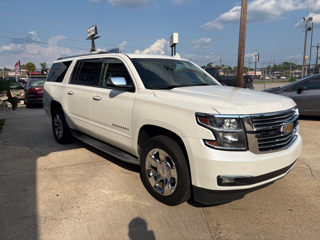 Photo 3 of this CHEVROLET SUBURBAN