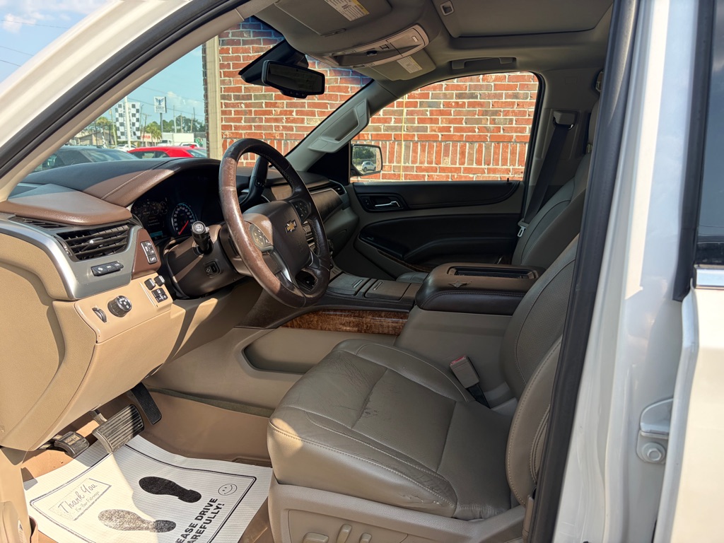 Photo 6 of this CHEVROLET SUBURBAN