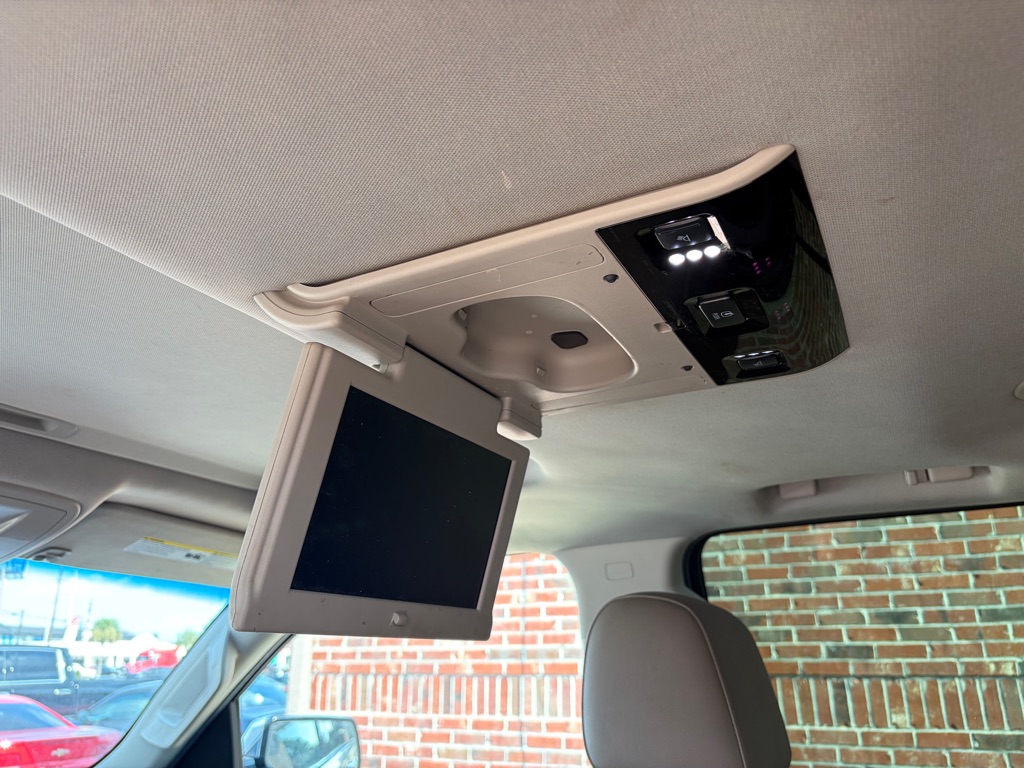 Photo 10 of this CHEVROLET SUBURBAN