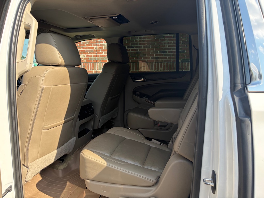 Photo 8 of this CHEVROLET SUBURBAN