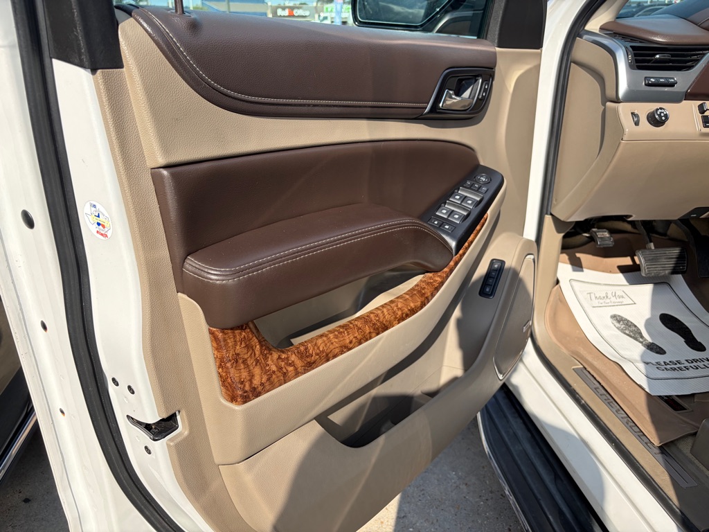 Photo 7 of this CHEVROLET SUBURBAN
