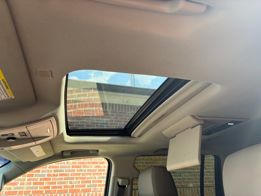 Photo 14 of this CHEVROLET SUBURBAN