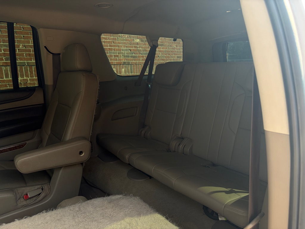 Photo 11 of this CHEVROLET SUBURBAN