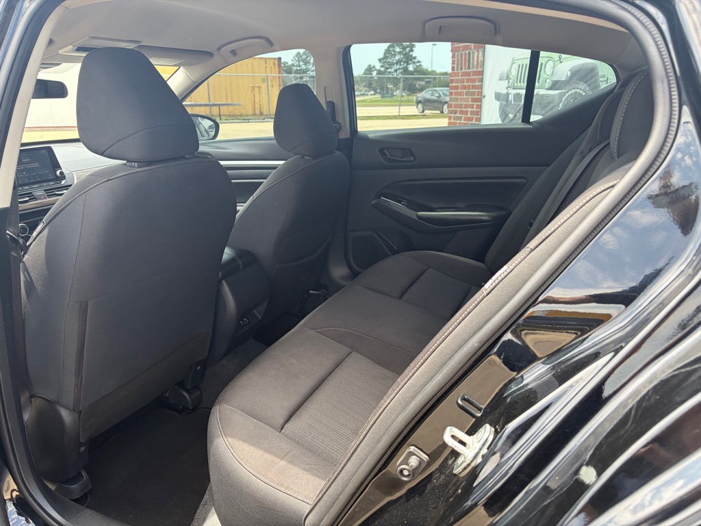 Photo 8 of this NISSAN ALTIMA