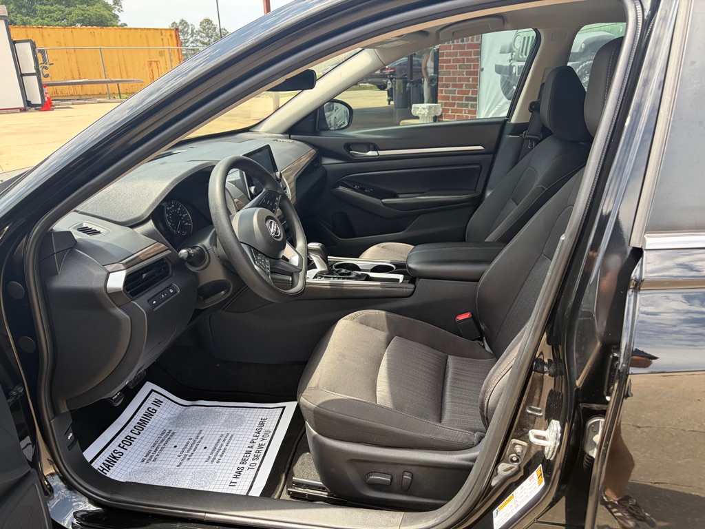 Photo 6 of this NISSAN ALTIMA