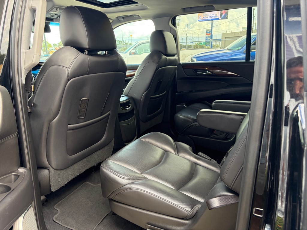Photo 11 of this CADILLAC ESCALADE