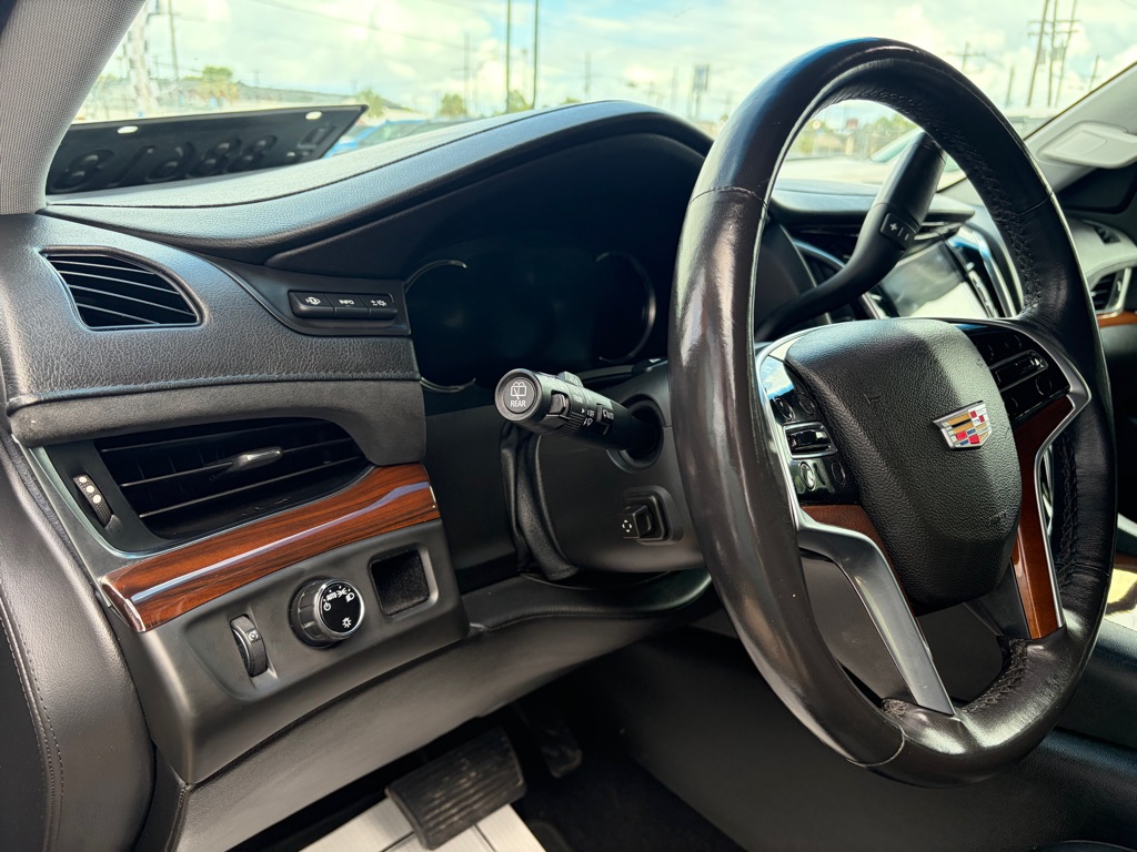 Photo 8 of this CADILLAC ESCALADE