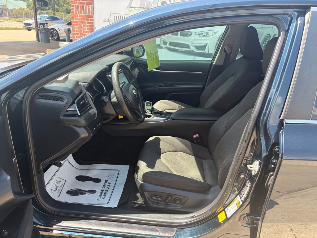 Photo 6 of this TOYOTA CAMRY