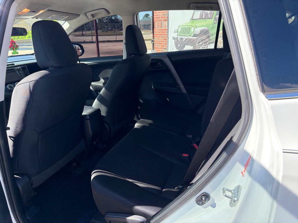 Photo 6 of this TOYOTA RAV4
