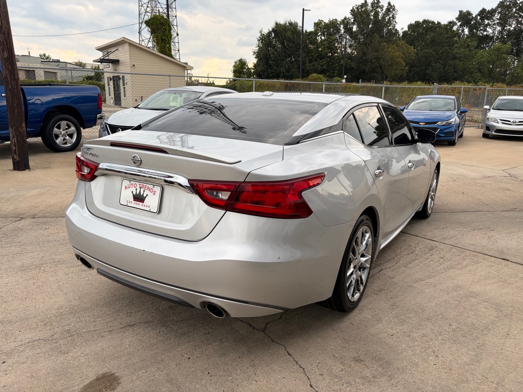 Photo 4 of this NISSAN MAXIMA