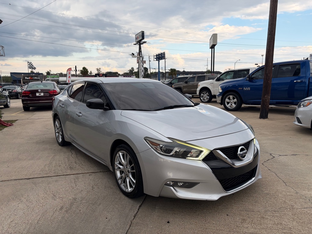 Photo 3 of this NISSAN MAXIMA