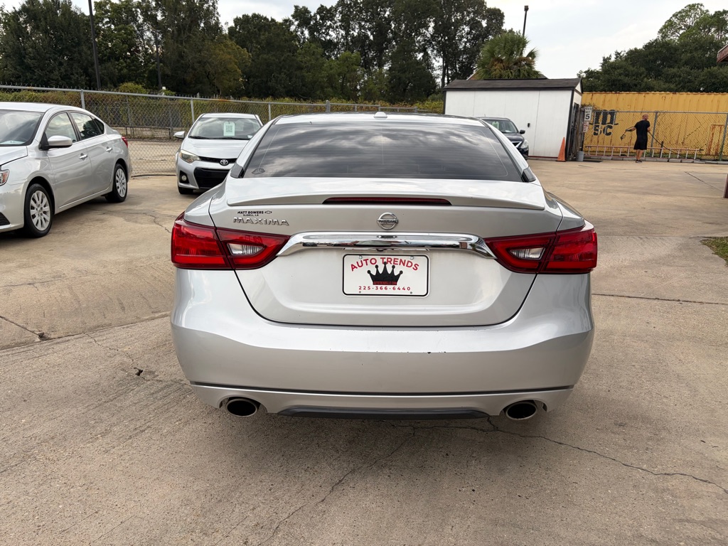 Photo 5 of this NISSAN MAXIMA