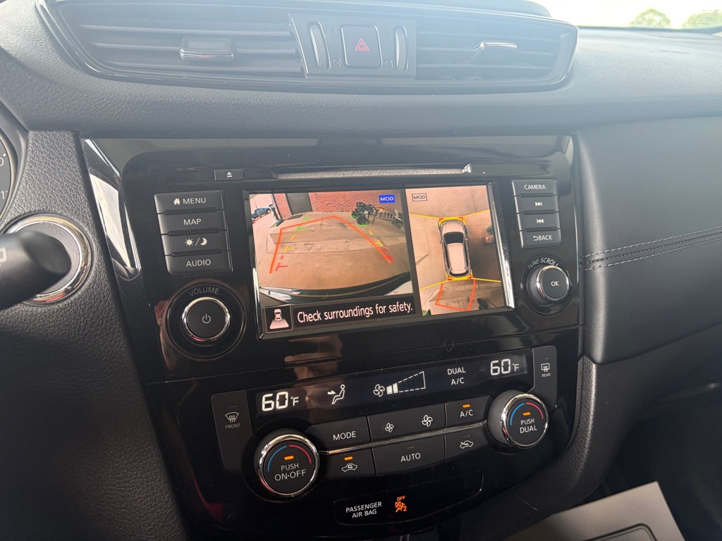 Photo 12 of this NISSAN ROGUE