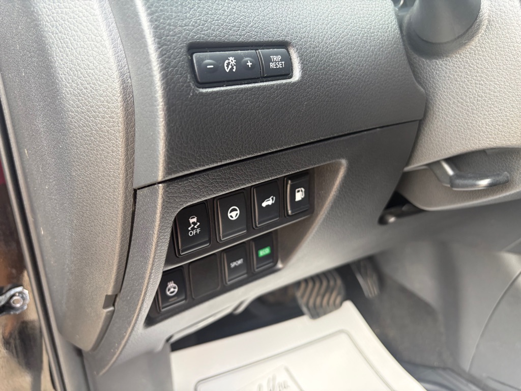 Photo 9 of this NISSAN ROGUE