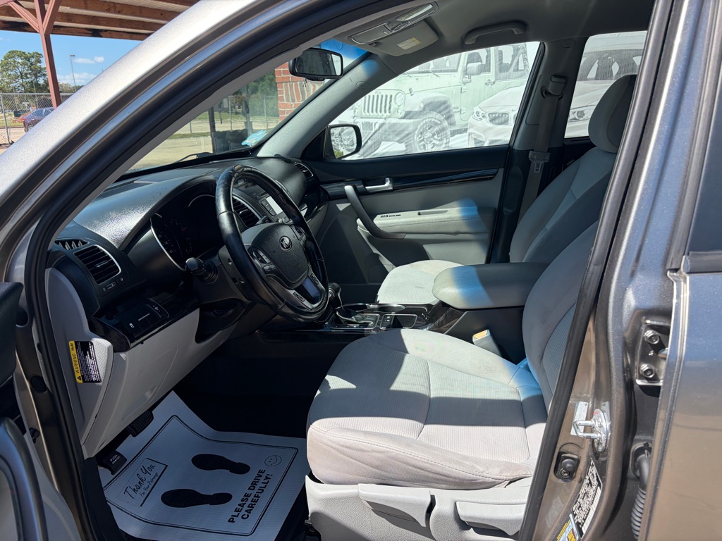 Photo 8 of this KIA SORENTO