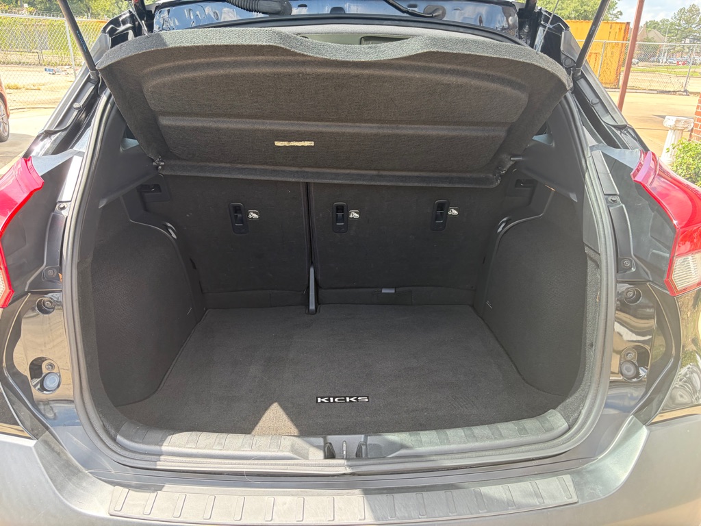 Photo 13 of this NISSAN KICKS