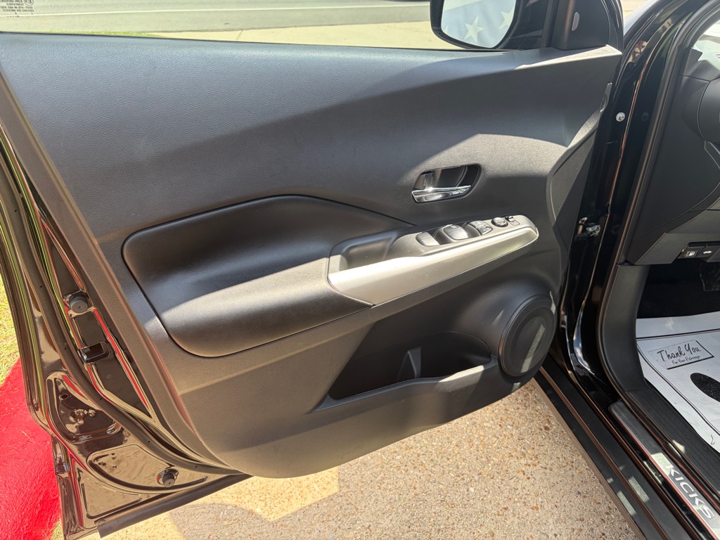 Photo 9 of this NISSAN KICKS
