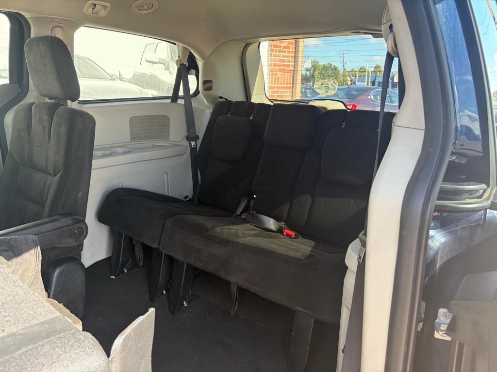 Photo 8 of this DODGE GRAND CARAVAN