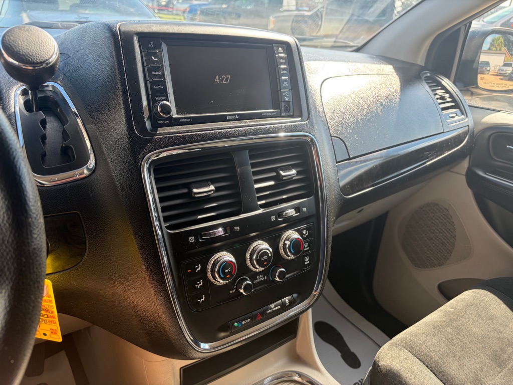 Photo 14 of this DODGE GRAND CARAVAN
