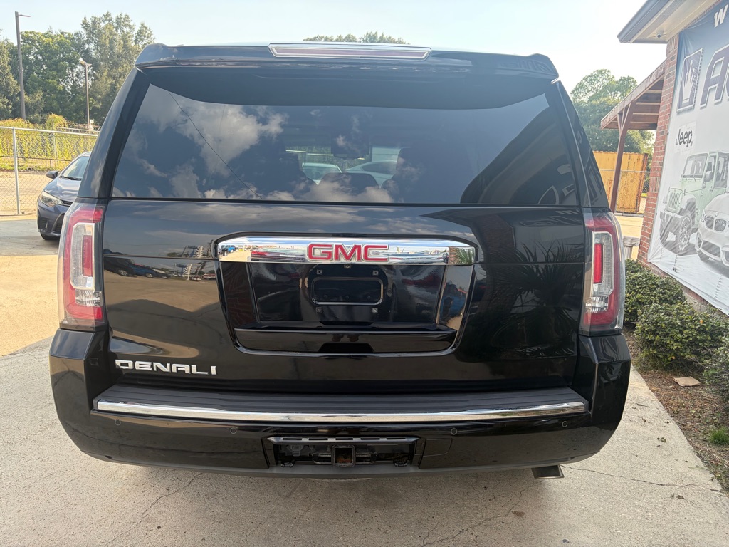 Photo 4 of this GMC YUKON