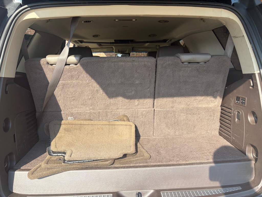 Photo 15 of this GMC YUKON