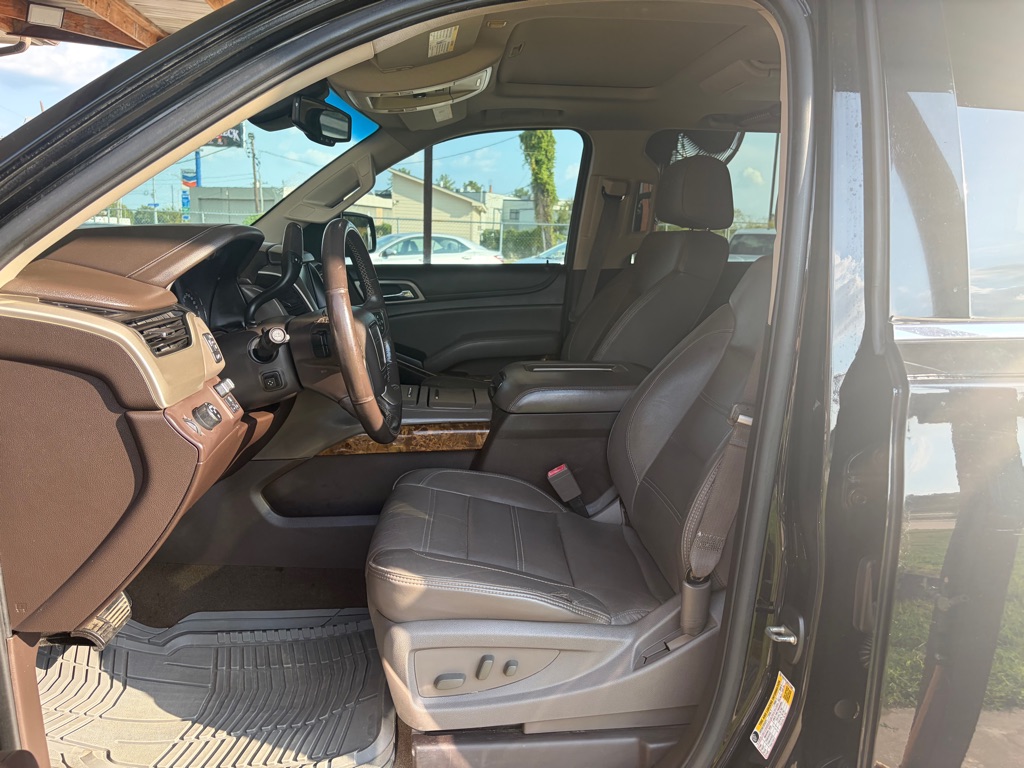 Photo 16 of this GMC YUKON