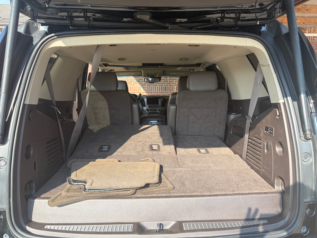 Photo 12 of this GMC YUKON