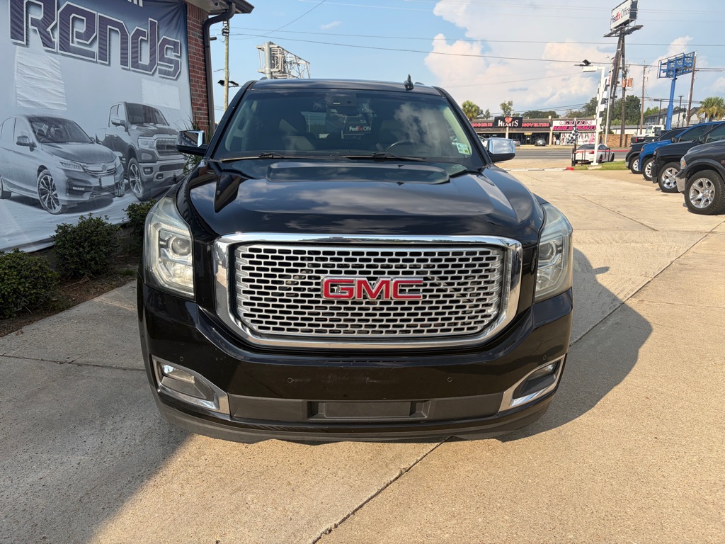 Photo 2 of this GMC YUKON