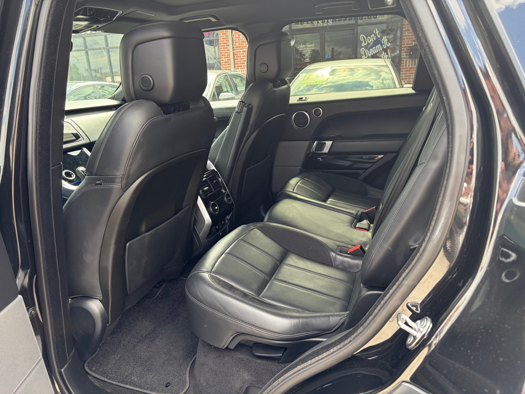 Photo 8 of this LAND ROVER RANGE ROVER SPO