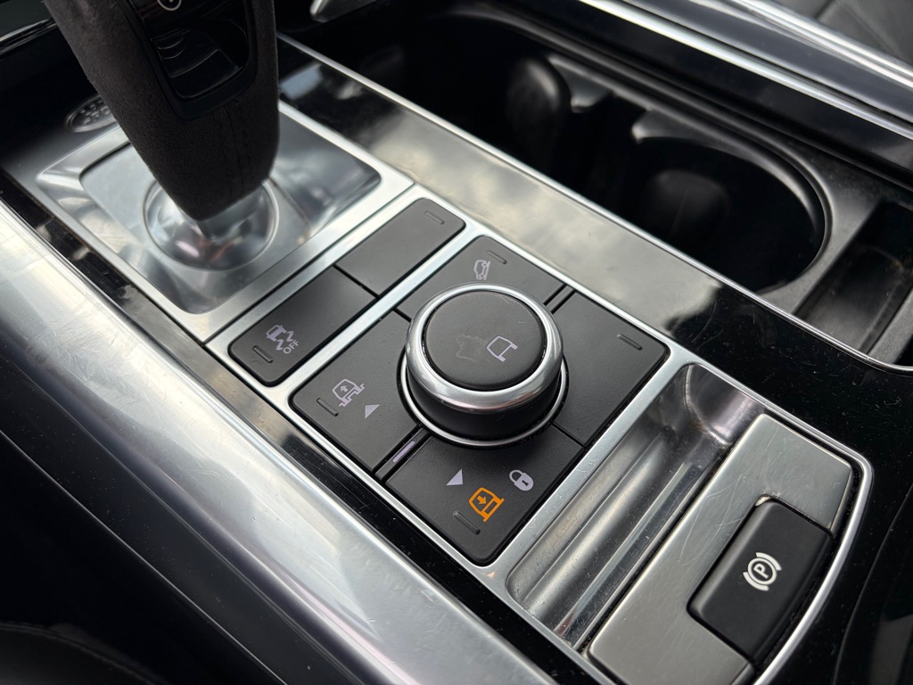 Photo 15 of this LAND ROVER RANGE ROVER SPO
