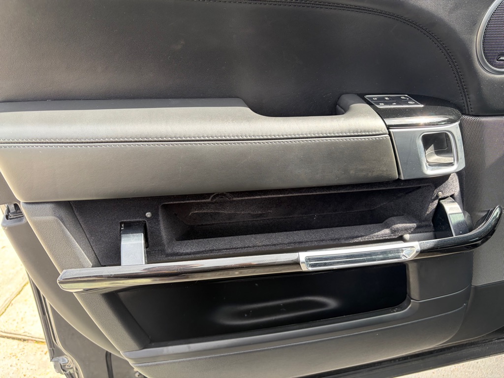 Photo 10 of this LAND ROVER RANGE ROVER SPO