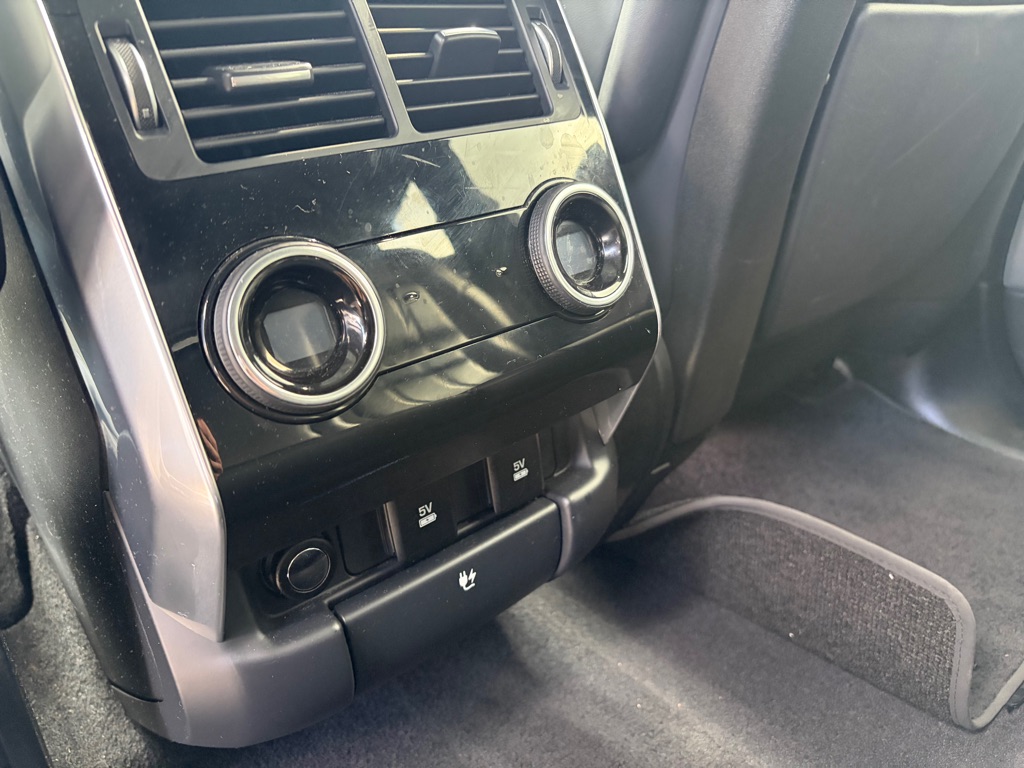 Photo 16 of this LAND ROVER RANGE ROVER SPO