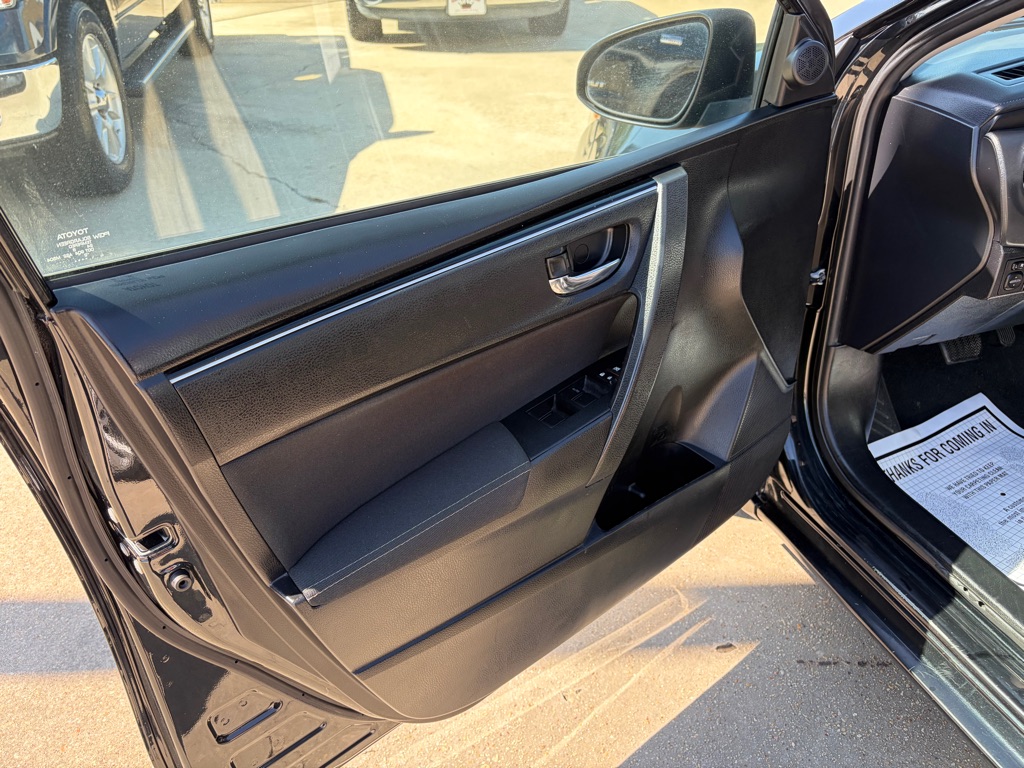 Photo 8 of this TOYOTA COROLLA