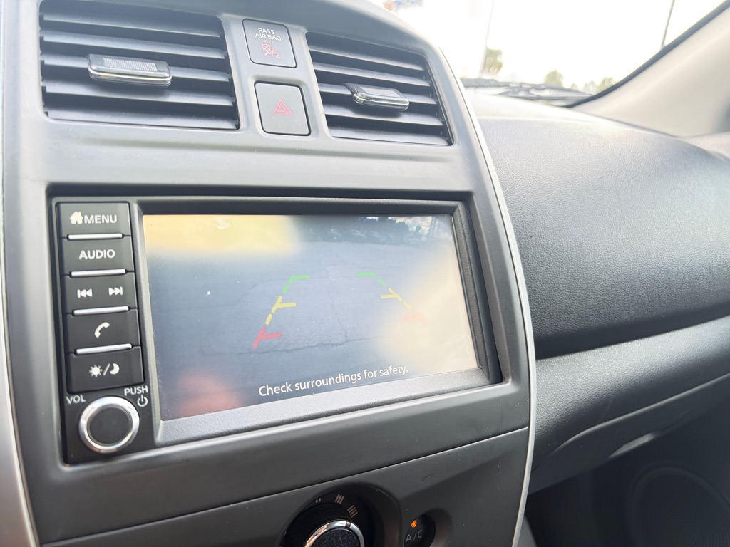 Photo 10 of this NISSAN VERSA