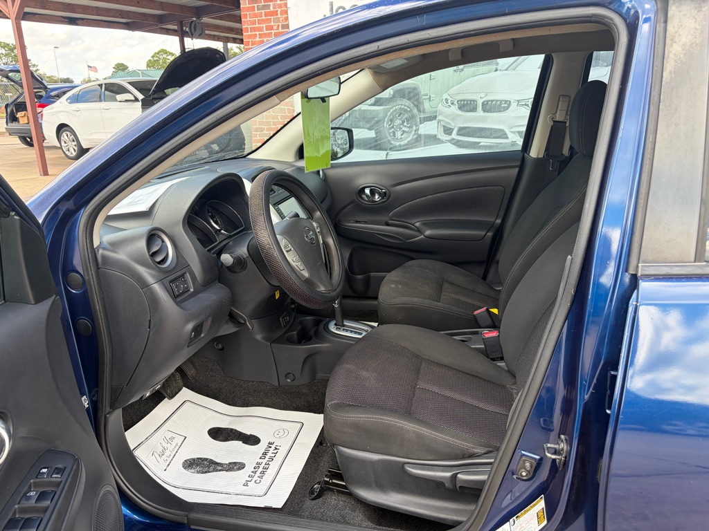 Photo 7 of this NISSAN VERSA