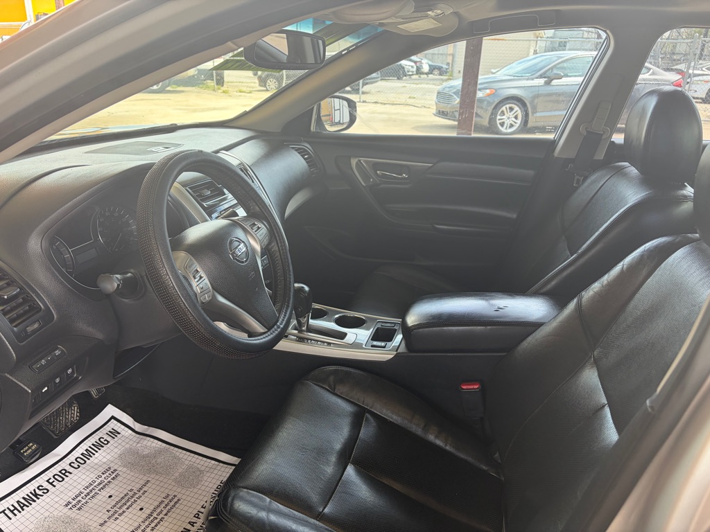 Photo 10 of this NISSAN ALTIMA