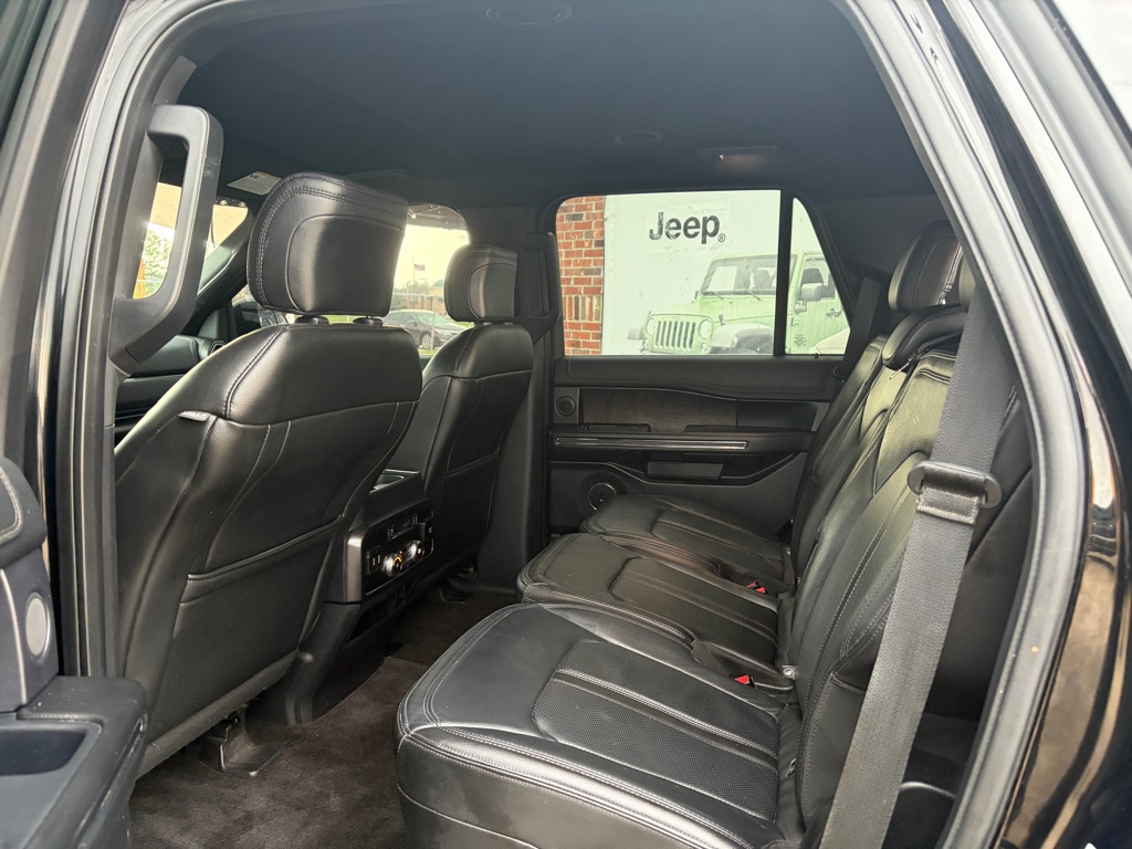 Photo 10 of this FORD EXPEDITION