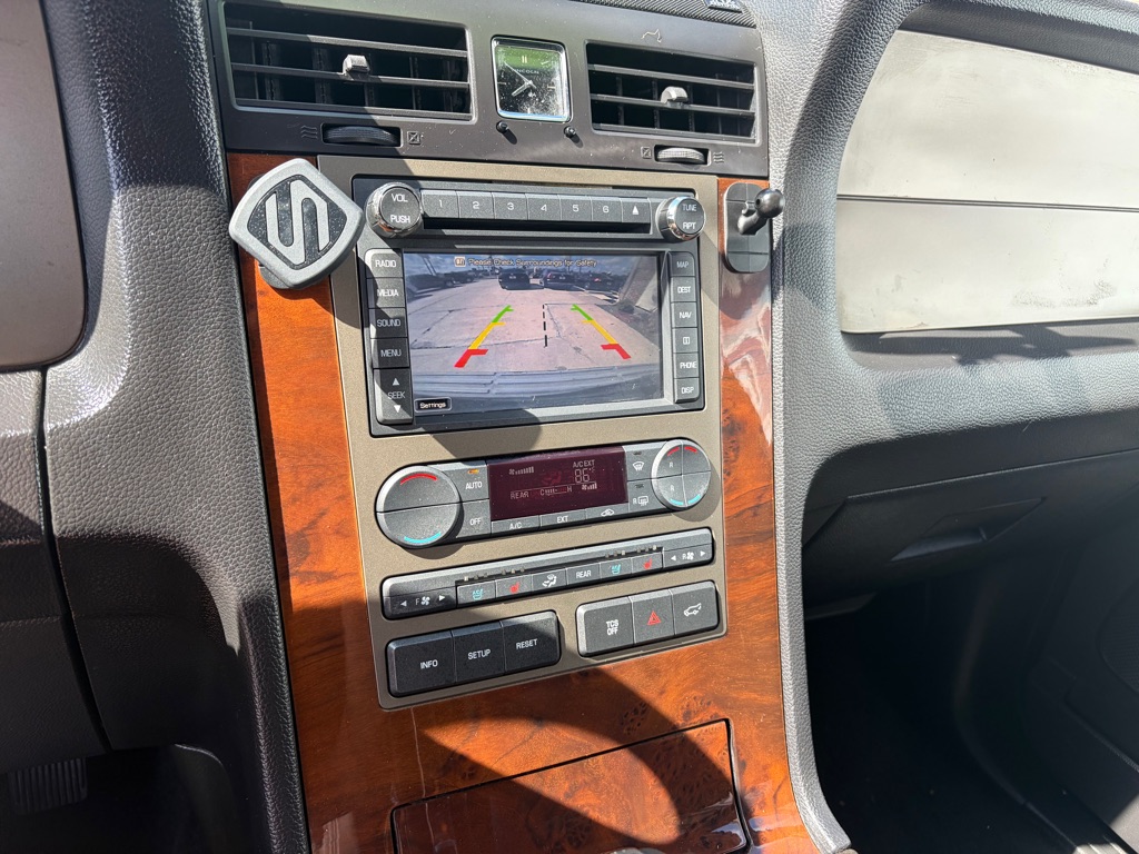 Photo 14 of this LINCOLN NAVIGATOR