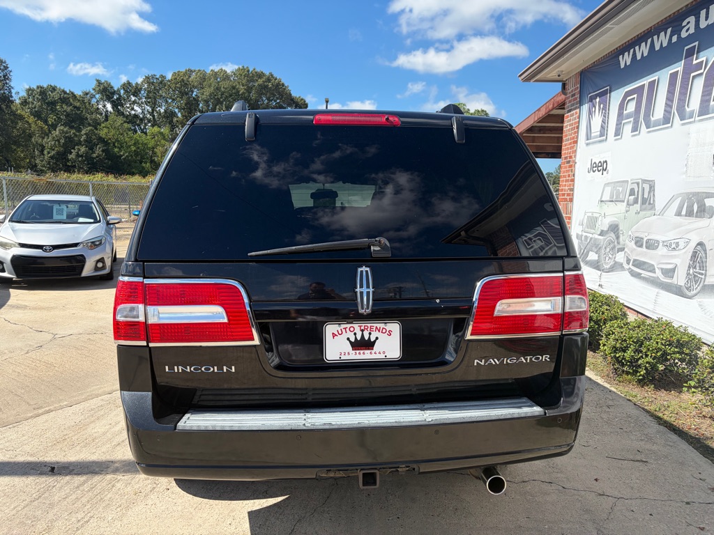 Photo 5 of this LINCOLN NAVIGATOR