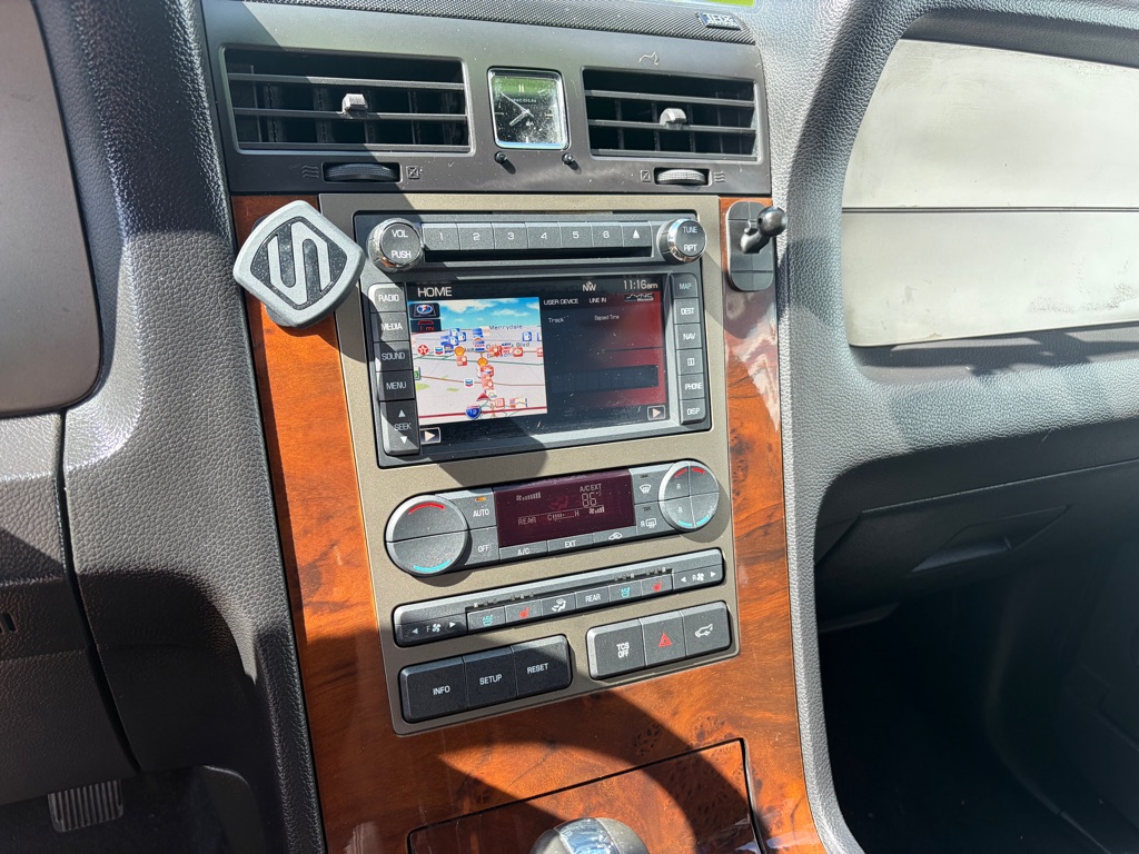 Photo 15 of this LINCOLN NAVIGATOR